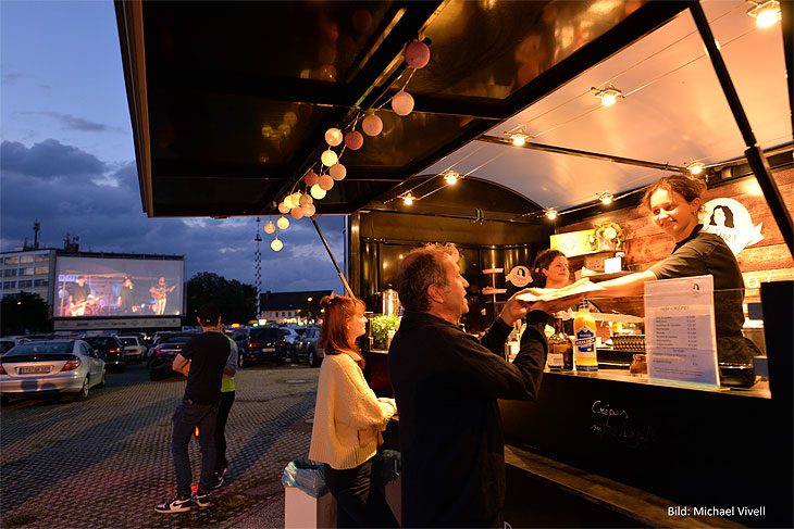 Autokino Fürstenfeldbruck: Kino mit Festivalcharakter vom 20. Mai -19. Juni 2021 (©Foto: Michael Vivell)